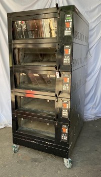 Multi-level baking oven Heuft